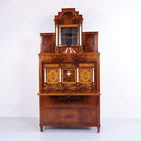 Empire secretary desk in hand-polished mahogany with marquetry, mirror, hidden compartment and writing flap from the 1840s.