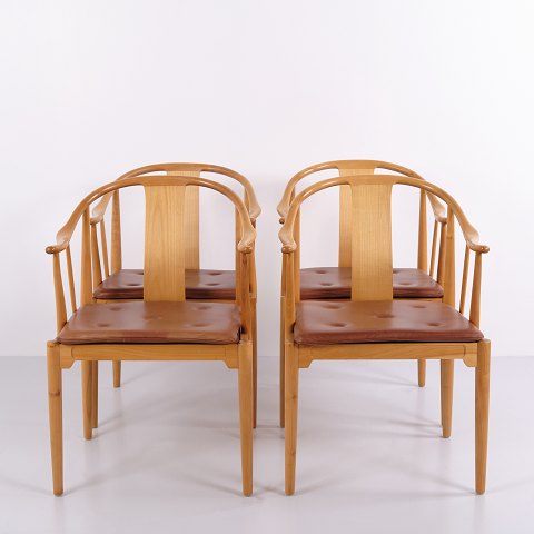 Set of 4 Hans J. Wegner China Chairs FH 4283 in Cherry Wood with Leather by Fritz Hansen 1979