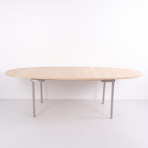Marianne and Hans J. Wegner CH 323 Oval Dining Table for Tranekær Furniture 2005