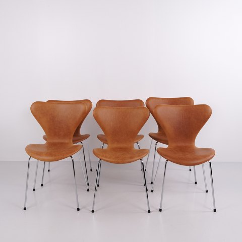 Set of 6 Arne Jacobsen Series 7 Chairs in Cognac Elegance Leather with Chrome Frames for Fritz Hansen High Model