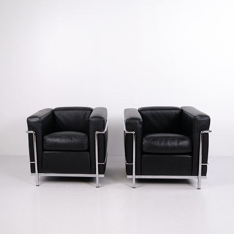 Pair of LC2 Armchairs in Black Leather and Chromed Steel by Cassina