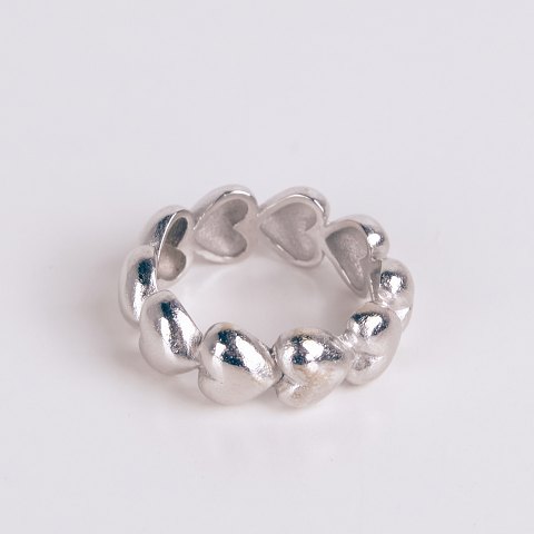 Ole Lynggaard heart ring in 14 karat white gold