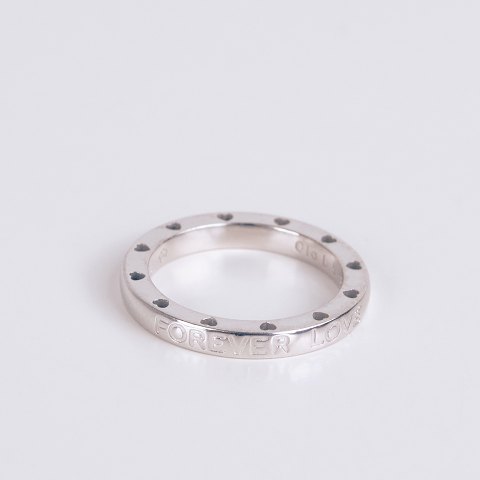 Ole Lynggaard Ring in 14-Carat White Gold with Hearts and Engraved “Forever Love”