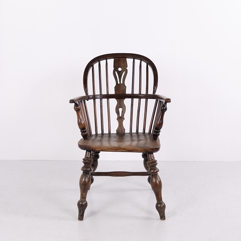 Antique Windsor Armchair with Spindle Back circa 1860–1880
