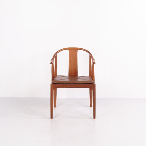 Hans J. Wegner China Chair FH 4283 in Mahogany and Brown Leather Fritz Hansen
