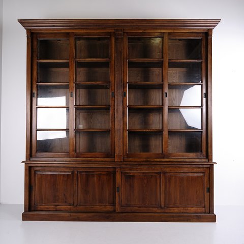 Large Antique Oak Library Bookcase with Sliding Glass Doors circa 1890–1910