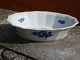 Large oval bowl in royal blue flower No 8632.
 L: 24.5 cm, H: 6 cm.
5000 m2 showroom.
