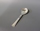 Marmelade spoon "Rigsmoenster", hallmarked silver.
5000m2 showroom.