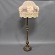 Antique floor lamp in gilded wood with original shade from the 1920s.
5000m2 showroom.