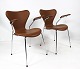 Et sæt af syver stole - Model 3207 - Armlæn - cognac farvet læder - Arne 
Jacobsen - Fritz Hansen
