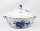 Large soup tureen, no.: 1666, in Blue Flower by Royal Copenhagen.
5000m2 showroom.