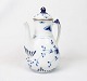 Coffee jug in Kipling Butterfly with gilded edge by Bing and Grøndahl.
5000m2 showroom.
