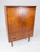 Cabinet in teak of danish design from the 1960s.
5000m2 showroom.
