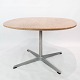 Coffee table in oak designed by Piet Hein and manufactured by Fritz Hansen.
5000m2 showroom.
