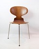 Myren, model 3100, Arne Jacobsen (1902-1971), teaktræ, Fritz Hansen, 1950
Flot stand
