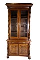 Display cabinet - Walnut - Danish Carpenter - Wood carvings - Glass doors - 1880Great condition