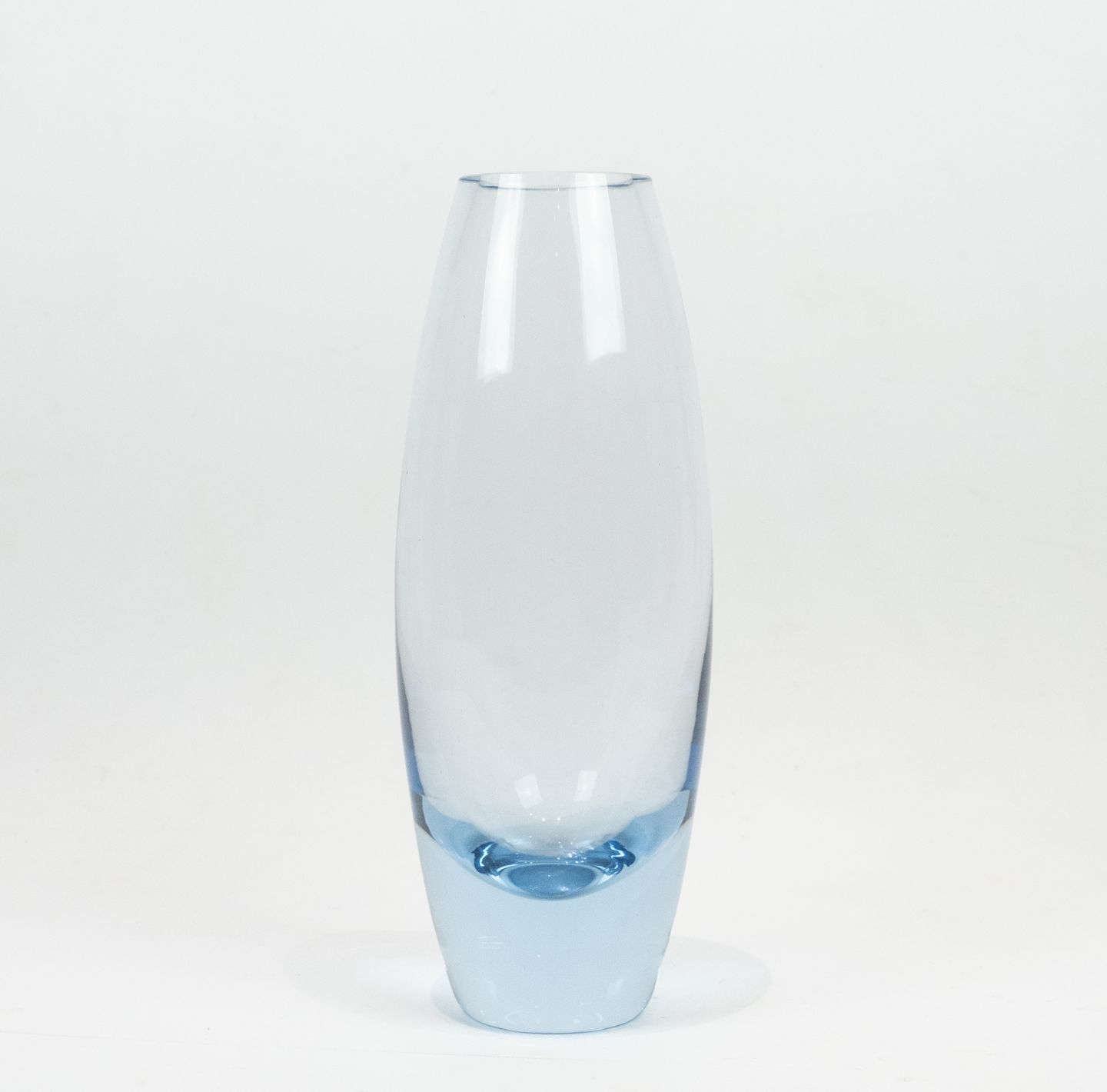 idiom Ripples tale Glas vase i isblå farve af Per Lütken for Holmegaard. * 5000m2 udstilling.  - Osted Antik & Design